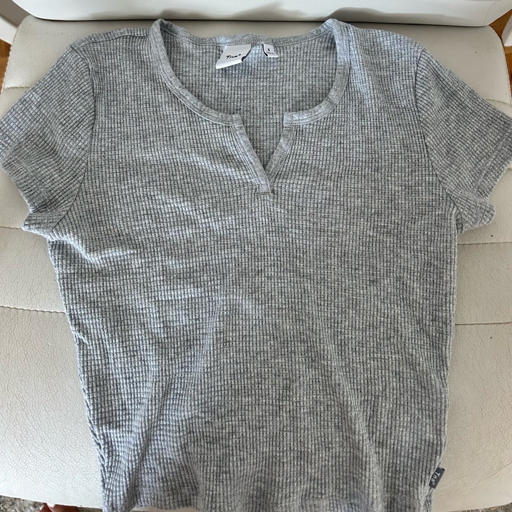 TNA Aritzia Gray Fitted Ribbed Top
